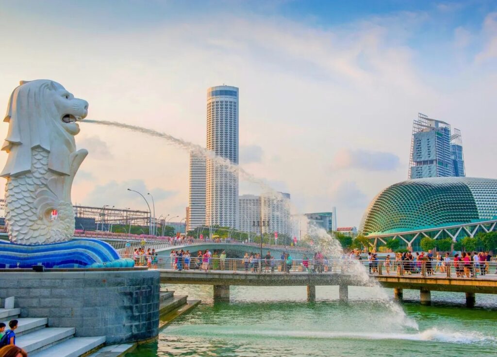 新加坡鱼尾狮公园标志性地标（2025 新加坡自由行必打卡景点）